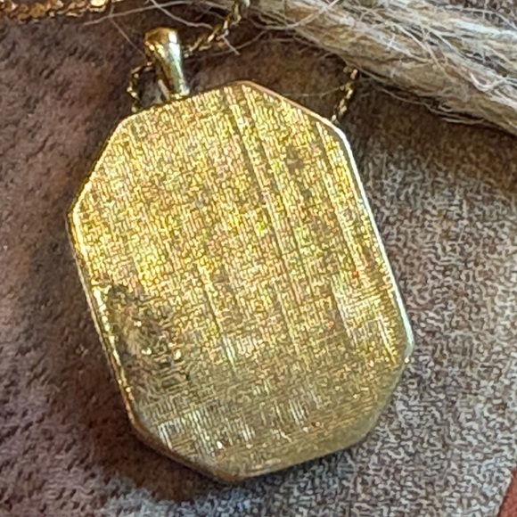 Nina Ricci Gold Necklace - Picture 6 of 8